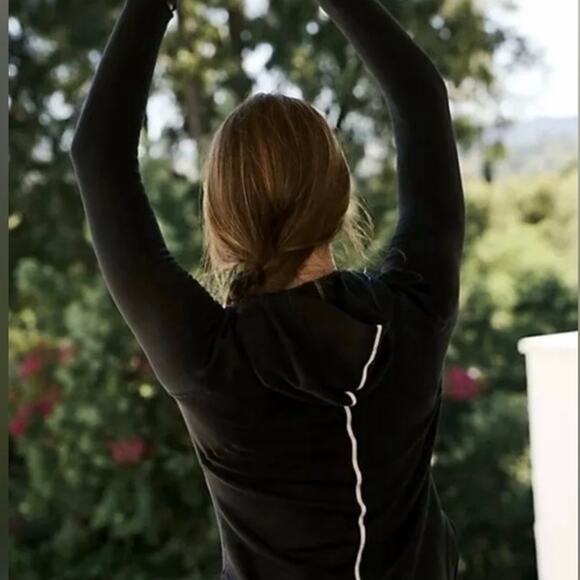 Free People Movement Primaloft Keepin Cozy Long Sleeve Small Run Hoodie Black - Picture 3 of 9